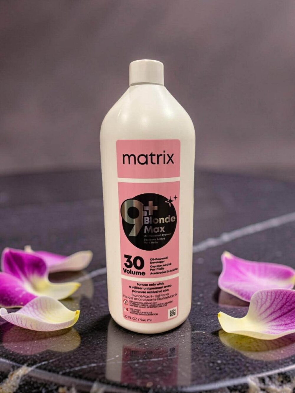 Matrix 9+ Blonde Max Oil Powered Developer 30 Volume 32 oz